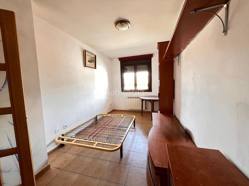 Foto f2fbec9a-ce5c-4877-8f3d-7c9187f534f6. Piso en calle san francisco 50 edificio completo en Navalmorales (Los)