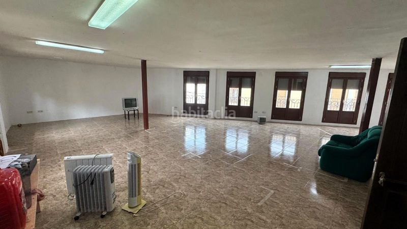 Foto b8d47e60-c46b-47d7-87a9-6b47b52f4df9. Casa edificio en Villaluenga de la Sagra