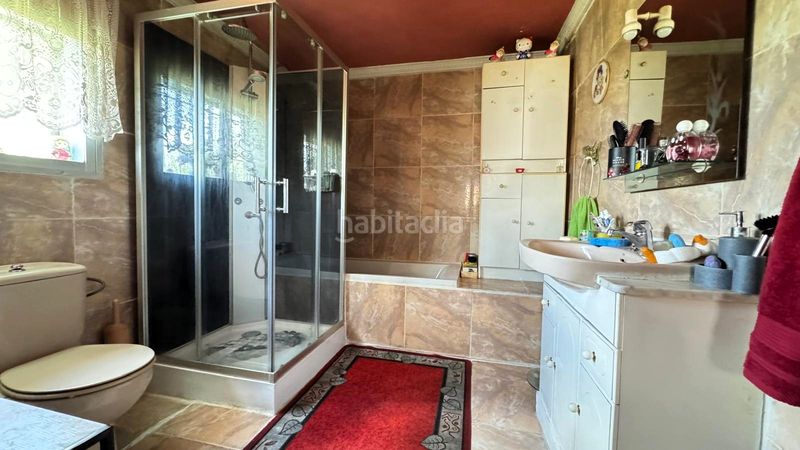 Foto 221bf471-c297-4700-8b30-745b95c93746. Casa aparellada amb xemeneia aparcament a Yeles