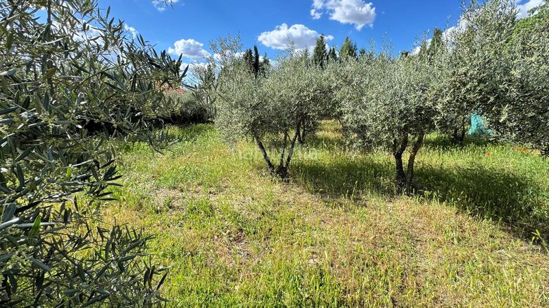 Foto 412040d9-b3ef-4a5f-8508-38922a0e2b9e. Casa aparellada amb xemeneia aparcament a Yeles