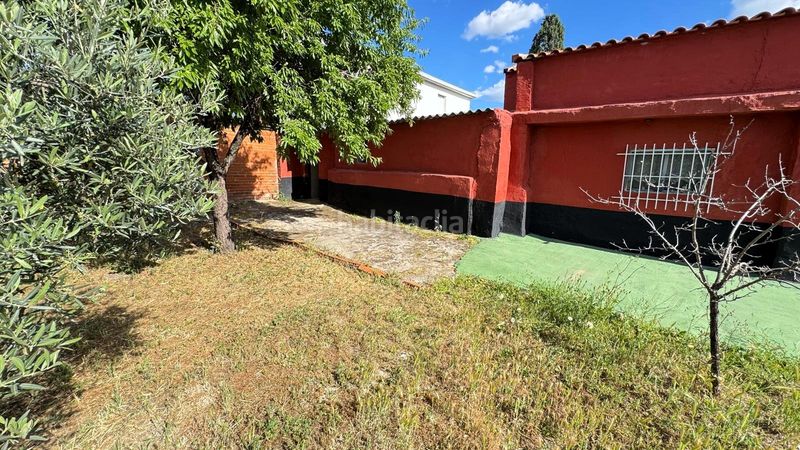 Foto 92121c19-24a3-458b-89be-ec66850653e9. Casa aparellada amb xemeneia aparcament a Yeles