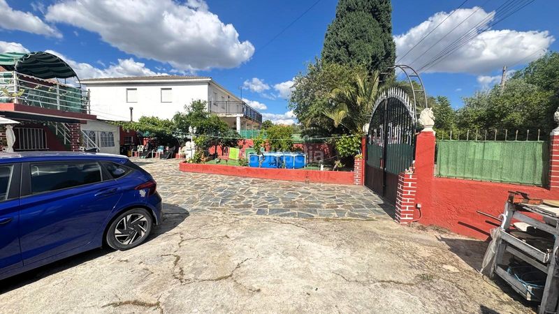 Foto b58c649c-e6bd-4027-9e06-cc1f7511a044. Casa aparellada amb xemeneia aparcament a Yeles