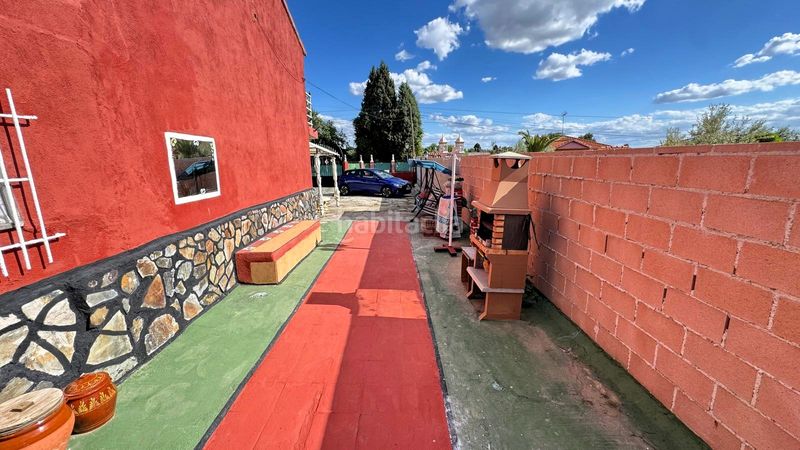 Foto d804f3c3-863d-48c0-82f9-ef639fc842b7. Casa aparellada amb xemeneia aparcament a Yeles