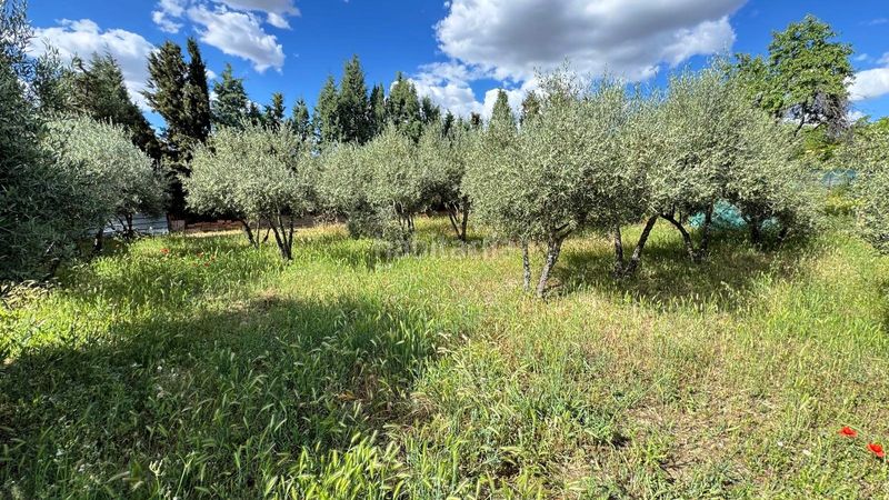 Foto e850e7e4-8053-4806-9f01-8e77d4474c4c. Casa aparellada amb xemeneia aparcament a Yeles