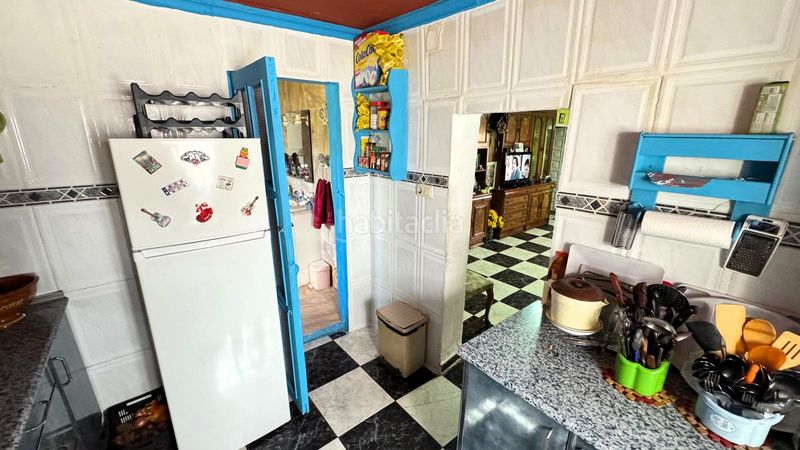 Foto ecd55a65-fb1e-4dbf-a495-6de2b0e5aaea. Casa aparellada amb xemeneia aparcament a Yeles