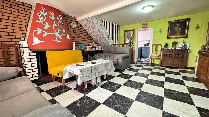 Foto fd79e45e-b92b-4fa7-9179-c7b8dfb8a69f. Casa aparellada amb xemeneia aparcament a Yeles