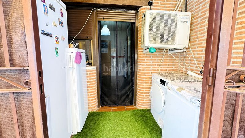 Foto b0e4e606-bc33-4c7b-b853-a82b1d661a4d. Xalet amb xemeneia calefacció a Cedillo del Condado
