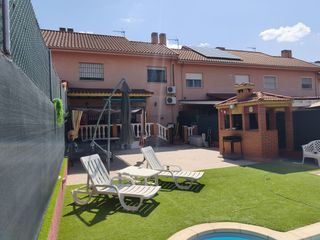 Chalet  Calle rosalía de castro. Para entrar a vivir