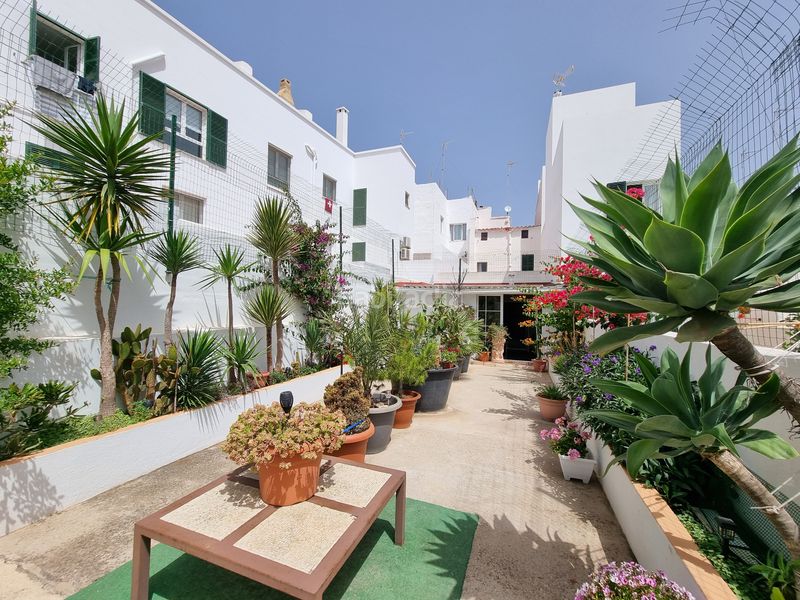 Foto 14c6dd9d-4021-4848-923e-d74c7ffa48b7. Casa adosada en plaça dels pins 6 casa con gran patio en el casco antiguo en Ciutadella de Menorca