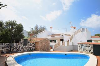 Xalet a Cala d´En Bosch-Serpentona. Chalet independiente en ciutadella