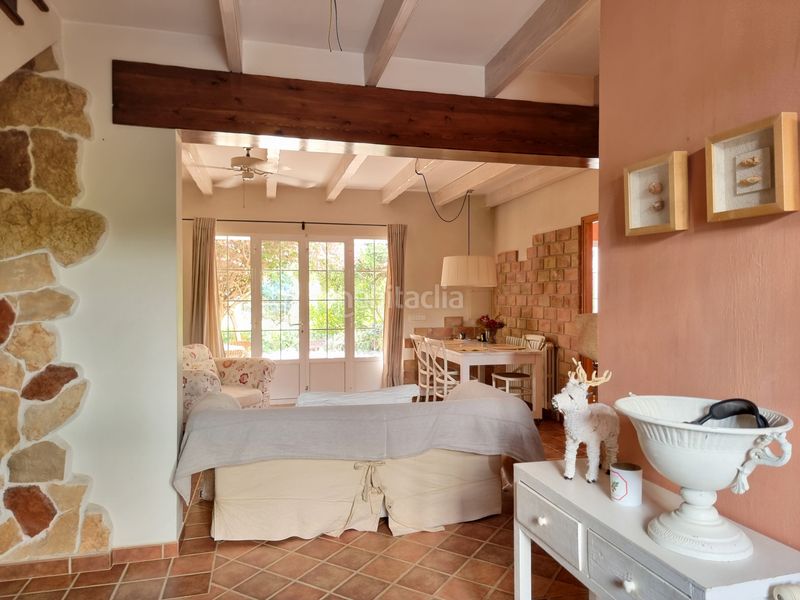 Foto 530b9fb5-5b00-45bf-8808-f71cce4c9f0a. Casa adosada vivienda con mucho encanto en una zona privilegiada en Ciutadella de Menorca