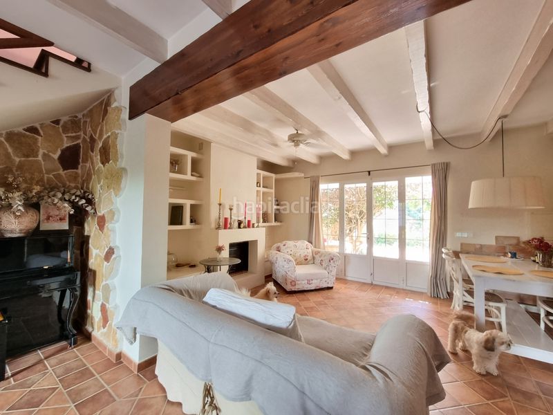 Foto 622fbb95-9d2b-4b1d-aa6f-60eb4e7ffcaa. Casa adosada vivienda con mucho encanto en una zona privilegiada en Ciutadella de Menorca