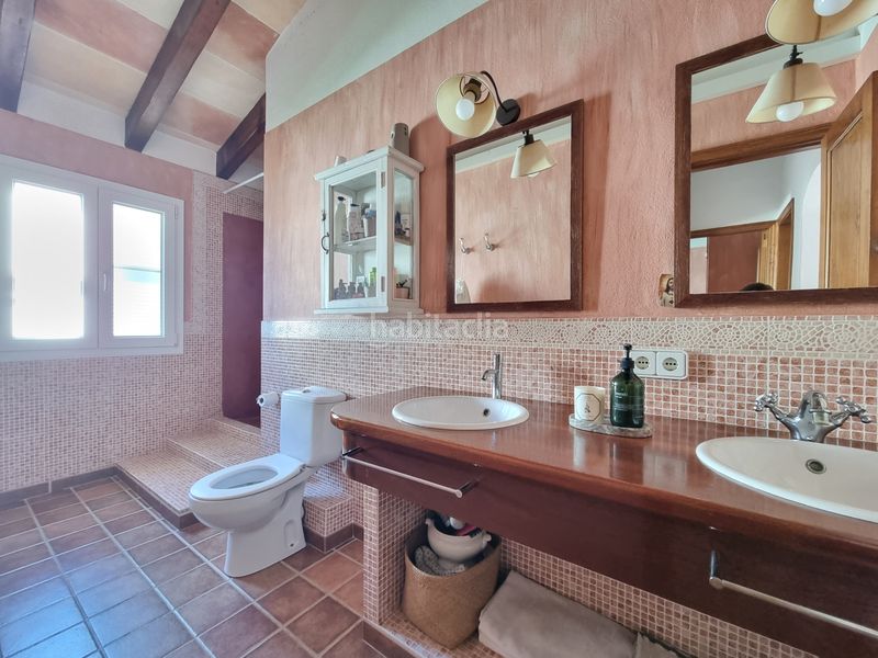 Foto f09762fe-518a-4cd6-8c00-f7f6078951b9. Casa adosada vivienda con mucho encanto en una zona privilegiada en Ciutadella de Menorca