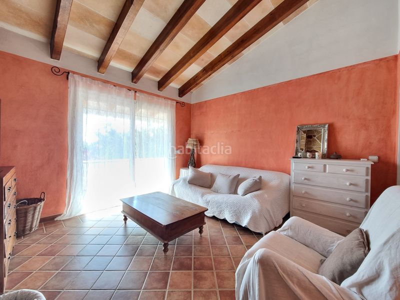 Foto f7168dc9-b27e-4a1d-9bf2-5f3b7af74008. Casa adosada vivienda con mucho encanto en una zona privilegiada en Ciutadella de Menorca