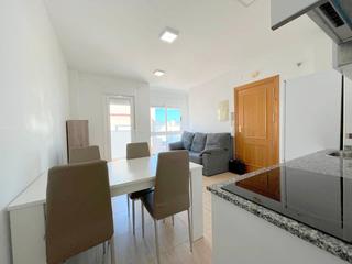 Location Appartement  Calle sevilla. Se alquila piso para todo el año en la zona carretera de lorca -