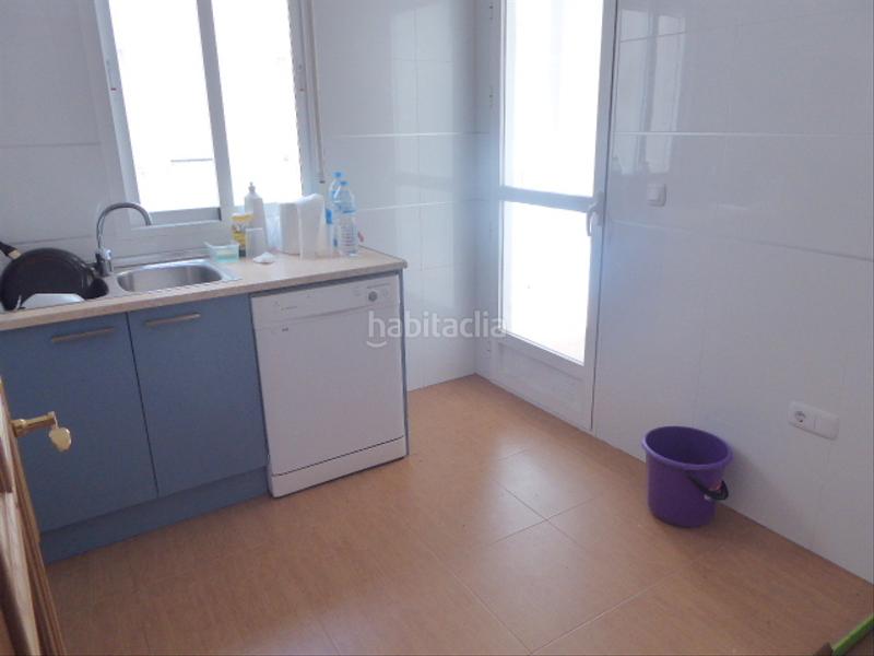 Foto ec2523d8-3a6f-423f-995d-54bb4bdc19d8. Piso  con garaje en c/ doctor luis prieto, , murcia. en Águilas