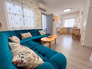 Casa aparellada en Casco Antiguo. Casa en pleno centro de guilas con terraza y vistas al castillo