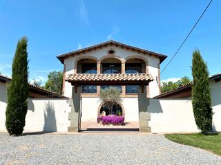 Chalet  Carrer montserrat. Exclusiva amb 5.000 m2