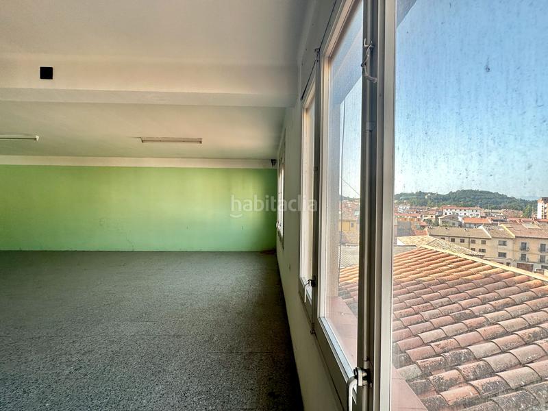 Foto 40d0d1e2-4c9a-49db-b7f4-a44fcc0dcdc1. Édifice dans avinguda de la generalitat 26 dans Torelló