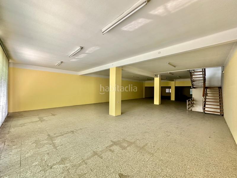 Foto 4a9d60e5-2482-4ba7-9baa-f96bb0201e3f. Édifice dans avinguda de la generalitat 26 dans Torelló