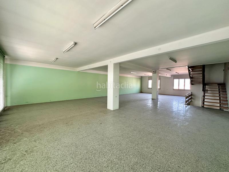 Foto 62125c2c-c12d-4447-b415-d3055fd674aa. Édifice dans avinguda de la generalitat 26 dans Torelló