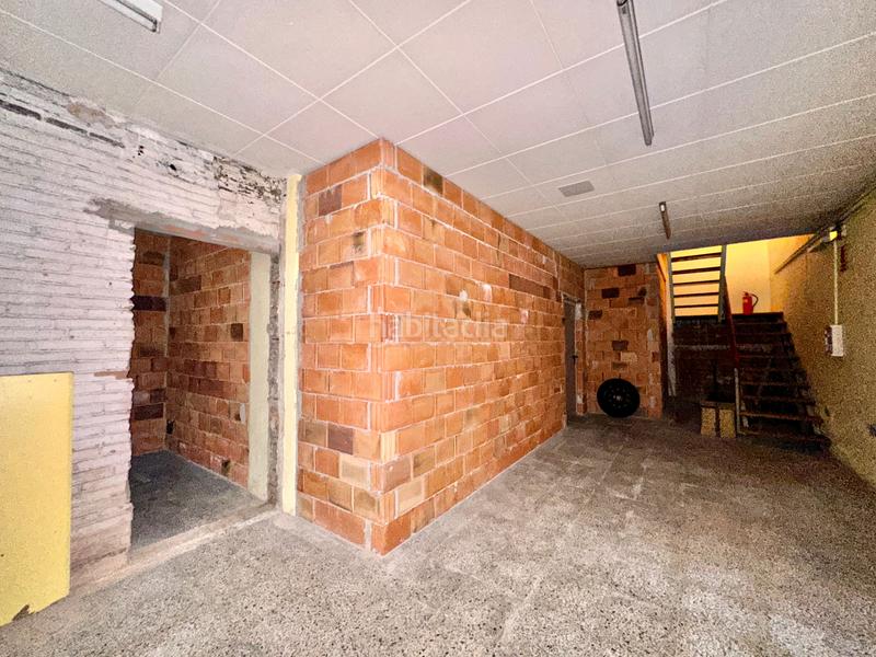 Foto a019ef66-7d9a-44ba-9a31-9901d520c9ed. Édifice dans avinguda de la generalitat 26 dans Torelló