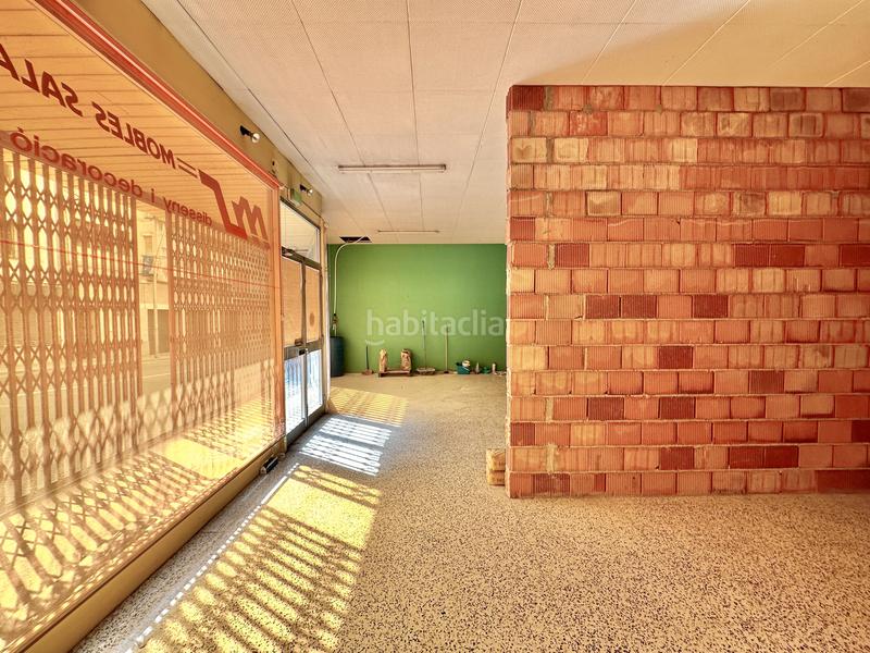 Foto b1b3c85b-ada0-4594-86fb-67b0f9f5e909. Édifice dans avinguda de la generalitat 26 dans Torelló