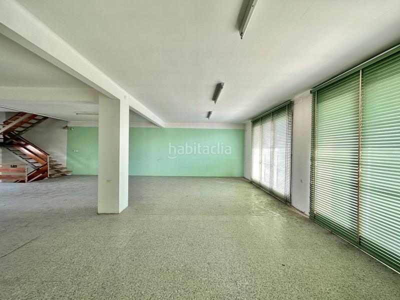 Foto b570dc68-ce19-463b-a9a0-288db6cb3ba6. Édifice dans avinguda de la generalitat 26 dans Torelló