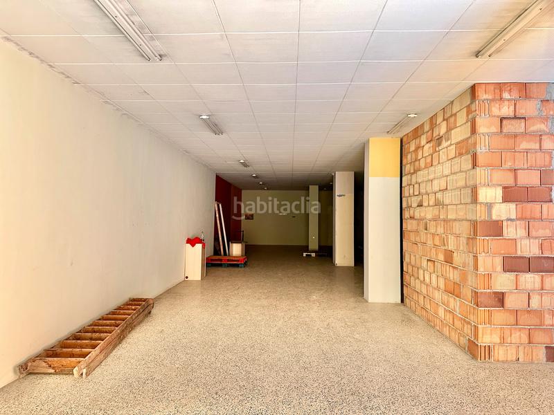 Foto b81223b6-1970-481d-a352-ee9270437a39. Édifice dans avinguda de la generalitat 26 dans Torelló