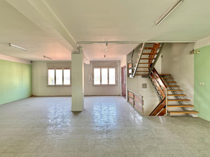 Foto fc3ad85d-1d8d-4126-8a1a-ced3d5a4ae71. Édifice dans avinguda de la generalitat 26 dans Torelló