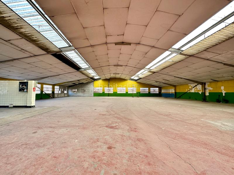 Foto 35889aa1-b88b-4e22-97ba-29828d6b5dd6. Local comercial a carrer del colomer 4 a Torelló