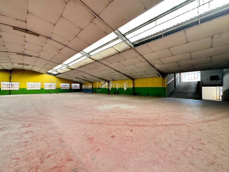 Foto 81b4c4f6-db2a-443a-9087-0cd3e89eb016. Local comercial a carrer del colomer 4 a Torelló