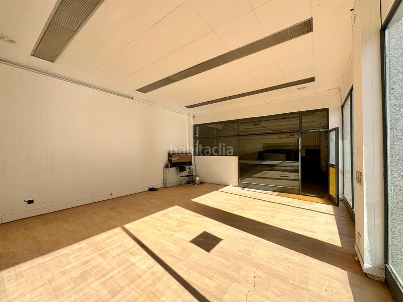 Foto a50ff0eb-c960-43e6-958c-f341c85e5b67. Local comercial a carrer del colomer 4 a Torelló