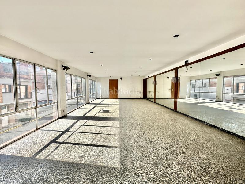 Foto ca6ed573-0c0b-4b50-8382-837993893f68. Local comercial a carrer del colomer 4 a Torelló