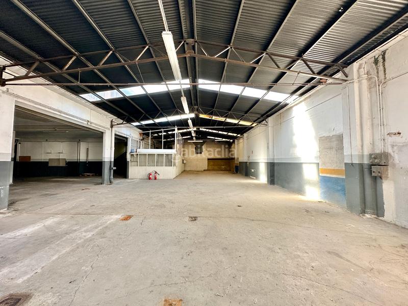 Foto d3cd89ee-b4c7-45cf-9a0b-cb8cce0bf66f. Local comercial a carrer del colomer 4 a Torelló