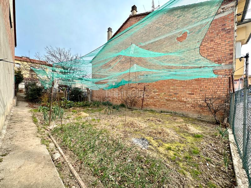 Foto aba3484b-b16a-46f7-9d96-1d1fa2801b0e. Terreny residencial a Torelló