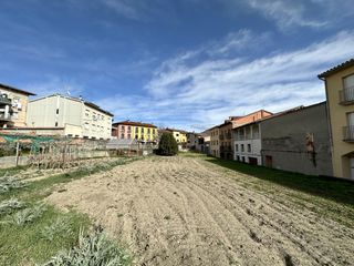 Terreny residencial  Carrer de sant rafael. Terreny de 620 m2 al centre de sant pere de torelló