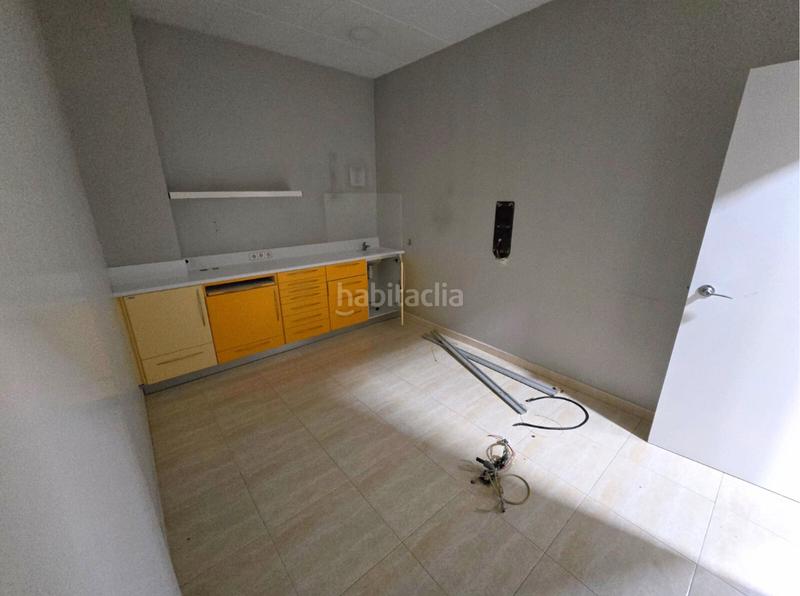 Foto 32f40cd8-98b4-4aec-9d2b-649085c236b3. Alquiler local comercial ampli local comercial a en Manlleu