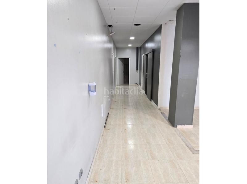 Foto 8ce70980-cbdb-4f63-a30b-25273853c3f5. Alquiler local comercial ampli local comercial a en Manlleu