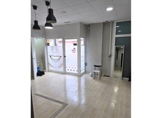 Rent Business premise  Carrer del montseny. Ampli local comercial a manlleu