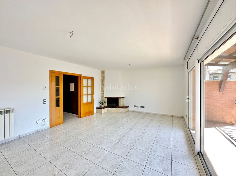 Foto 17bb9890-556b-47fb-9725-f57f470b0ae7. Casa adossada amb xemeneia calefacció aparcament a Taradell