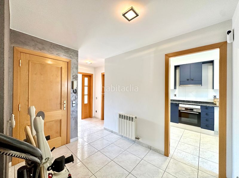Foto cd486fa5-0792-4334-ad17-c93a7740af3e. Casa adossada amb xemeneia calefacció aparcament a Taradell