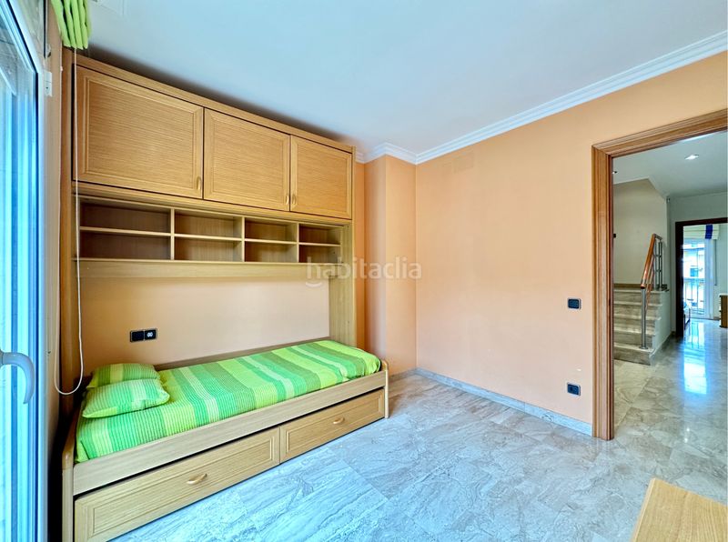 Foto 6c93ba67-4b3c-49d6-ba99-4dce3a60cde1. Casa adossada amb xemeneia calefacció aparcament a Campdevànol