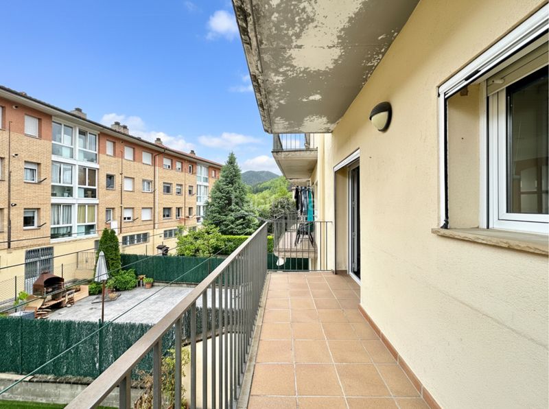 Foto d736eb93-7455-47e9-9f11-a94342d54053. Casa adossada amb xemeneia calefacció aparcament a Campdevànol