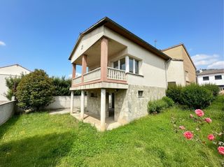 Chalet  Carrer salvador espriu. Oportunitat en un entorn privilegiat