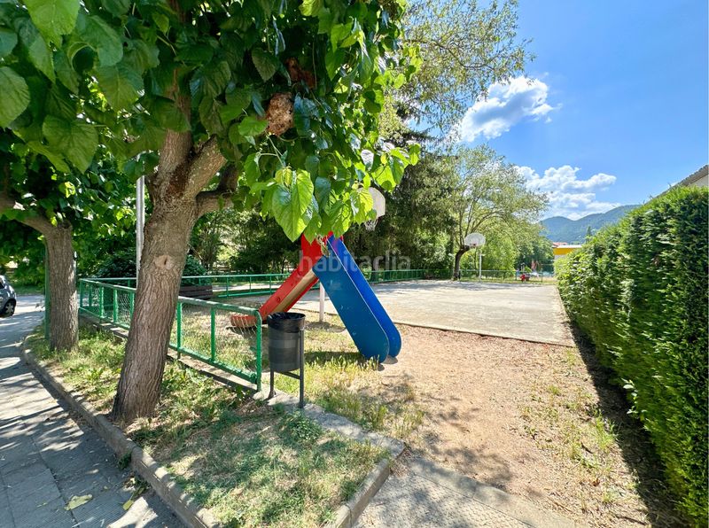 Foto 9b2c7511-f160-46b4-84dc-9f765d8010f1. Casa amb aparcament a Ripoll