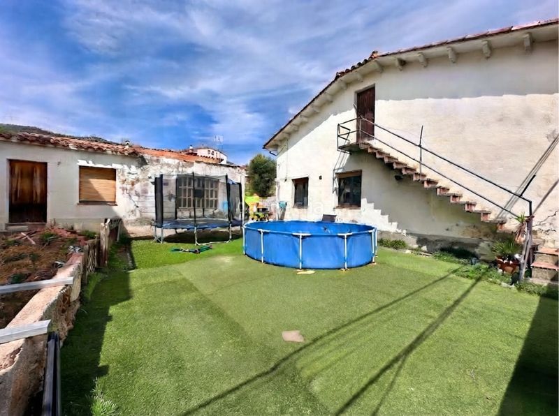 Foto 5b675ad9-5378-4e3a-a155-f36e99d5a1c6. Chalet casa a 4 vents i 900 m2 de jardí en Sant Pere de Torelló