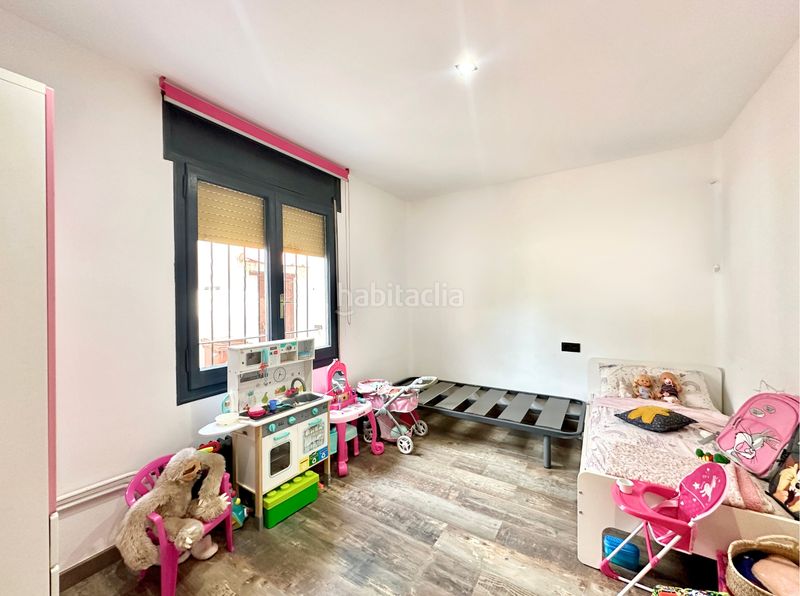 Foto cf89b631-b9ab-46f4-b70e-9631601286d0. Chalet casa a 4 vents i 900 m2 de jardí en Sant Pere de Torelló