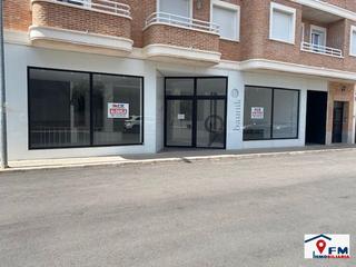 Lloguer Local Comercial a Calle antonio moraleda 10. Se alquila local en sonseca frente ahorramas por 650€/mes