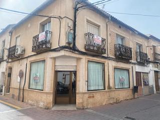 Casa a Sonseca. Se venden 2 locales y 1 casa